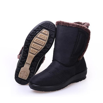 Bottes de neige chaudes de taille moyenne