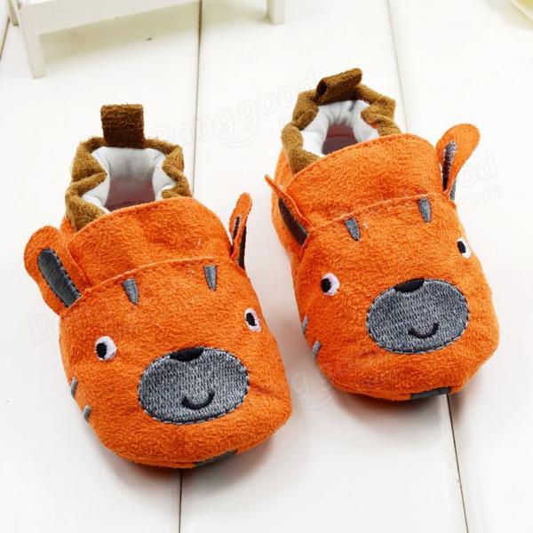 Chaussures de bébé de bande dessinée bambin semelle souple de prewalker anti-dérapant