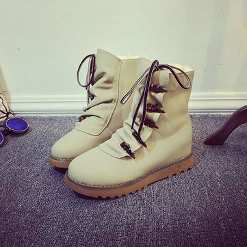 Dentelle jusqu'à la boucle de neige chaude de neige