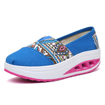 Motif match de rocker chaussures prunelles glissent sur des chaussures de remise en forme de chaussures de sport d'athlétisme