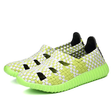 Creusez le slip d'armure à tricoter sur des chaussures décontractées plates respirantes