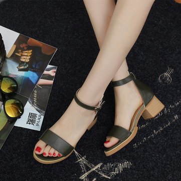 Les femmes d'été mode casual chaussures confortables sandales de plage en plein air à talons